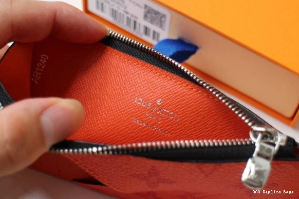 Aaa replica ru CARD HOLDER LOUIS COIN VUITTON 0812